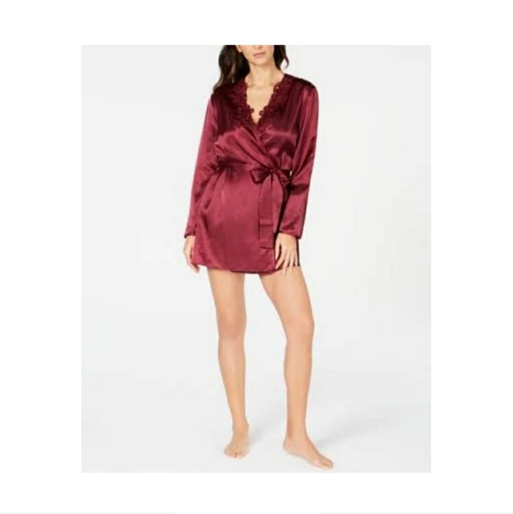 $70 Flora Nikrooz Stella Charmeuse Satin Wrap Robe